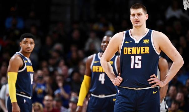  约基奇统治内线掘金大胜森林狼显冠军相