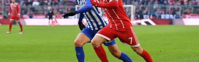  柏林赫塔门将神勇发挥力保城门不失