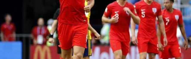  法兰克福客场惊险绝杀，保级关键战全取三分