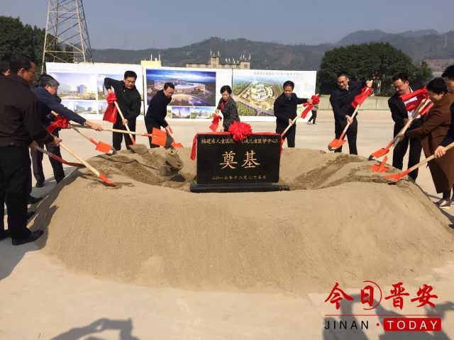  柏林赫塔启动社区计划，万名儿童免费观赛  